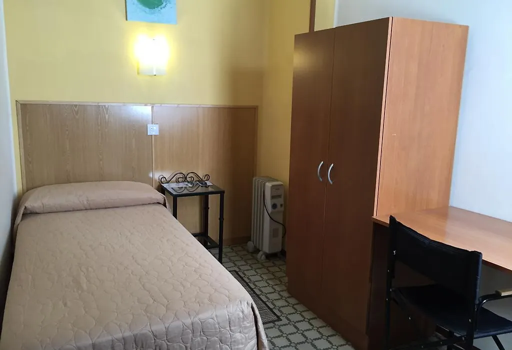 Hostal De Las Heras-1