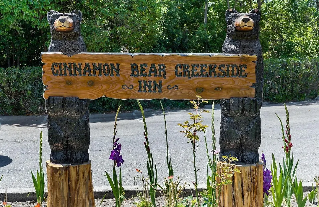 Cinnamon Bear Creekside Inn-1