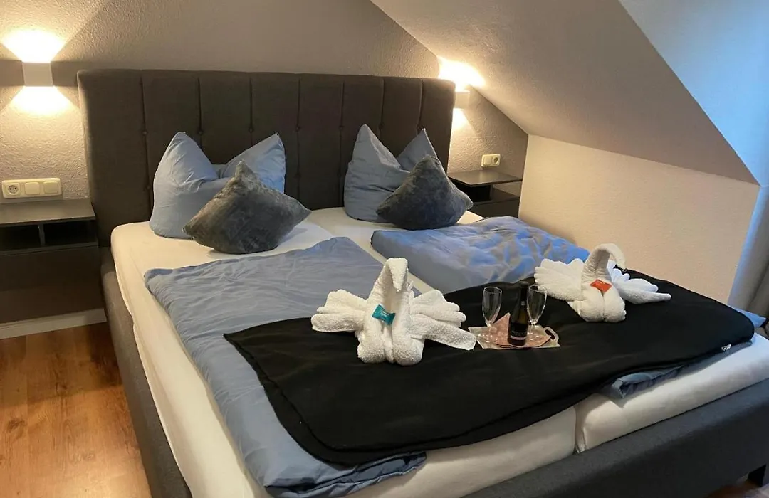 Hotel und Restaurant zum bunten Hirsch-1