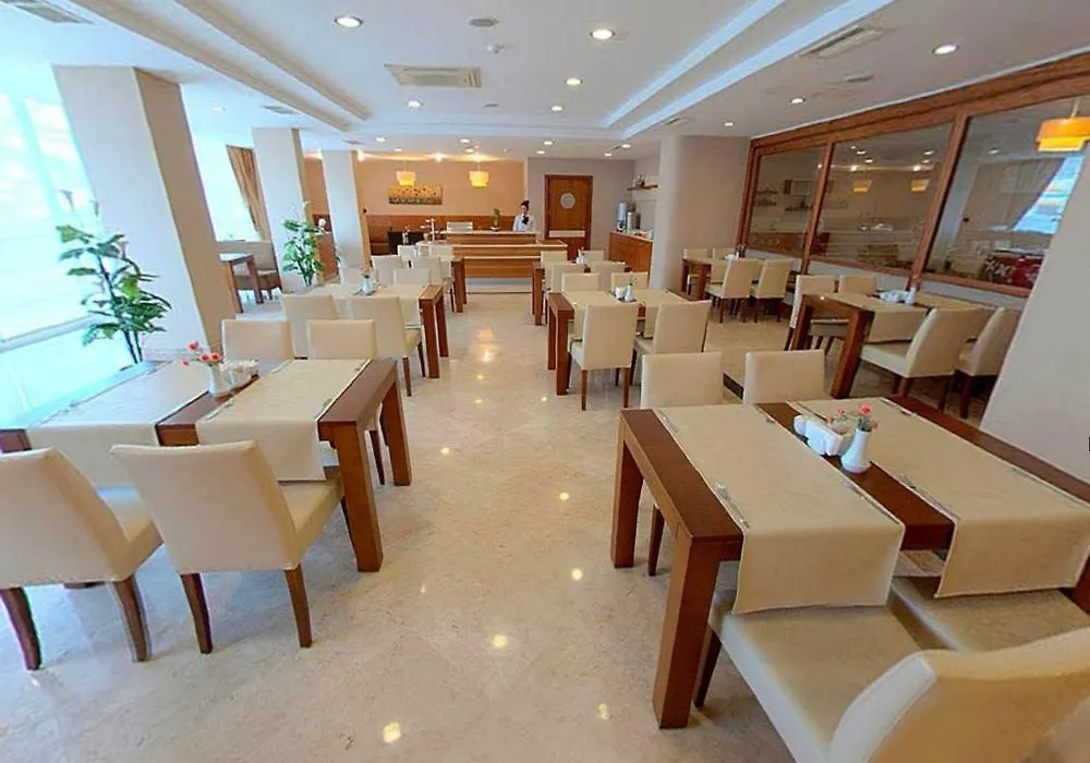 Mom Hotel-1