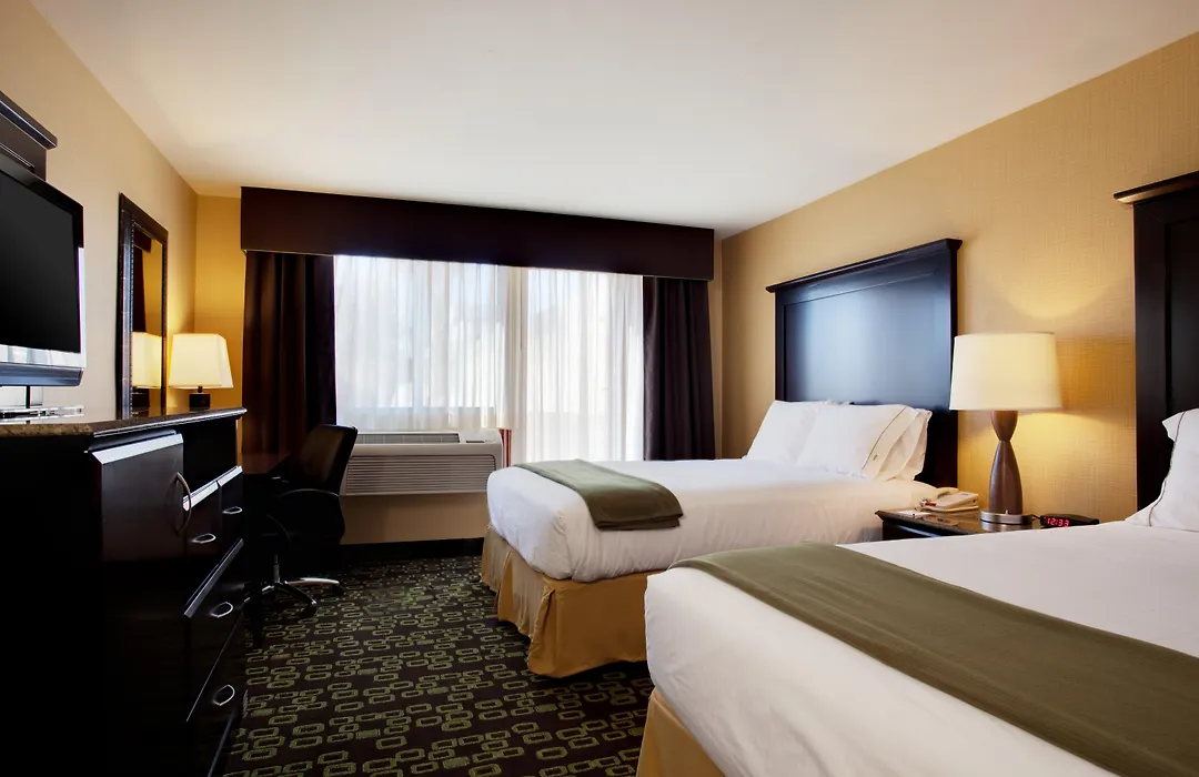 Holiday Inn Express & Suites Woodland Hills By Ihg-1