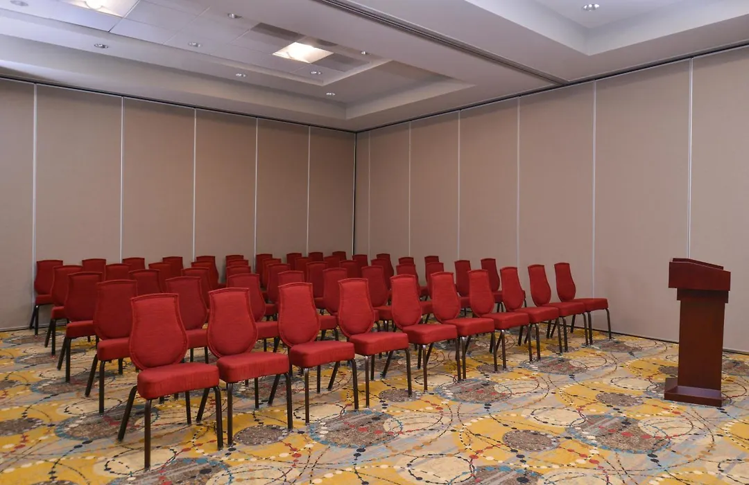 Crowne Plaza Shenandoah - Woodlands Area By Ihg-1