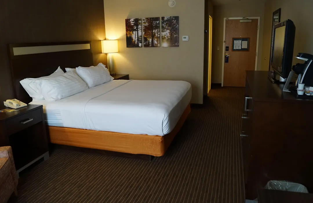 Holiday Inn Express Hotel & Suites Watertown - Thousand Islands By Ihg-1