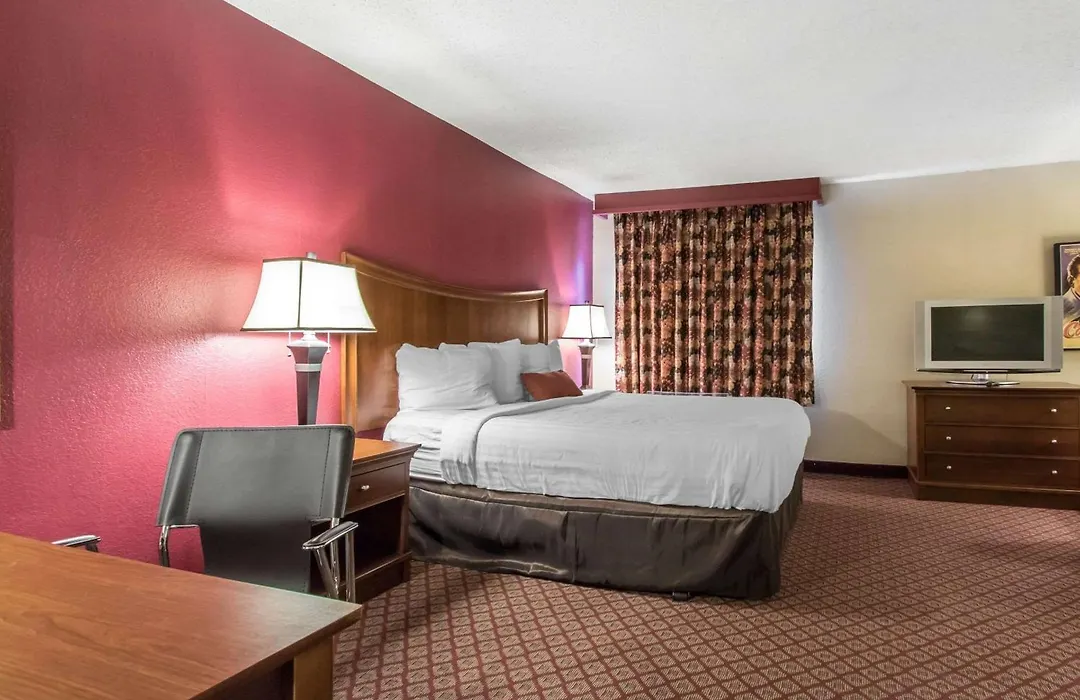 Greenstay Hotel Joplin Missouri-1