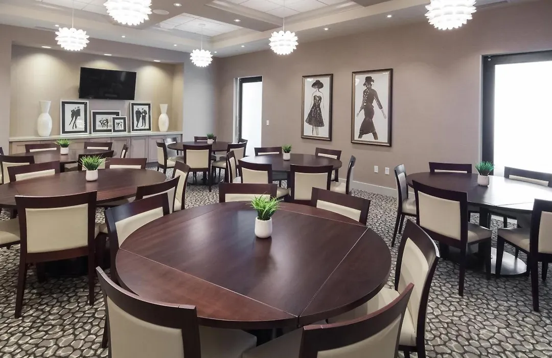 Holiday Inn Hotel & Suites Davenport By Ihg-1