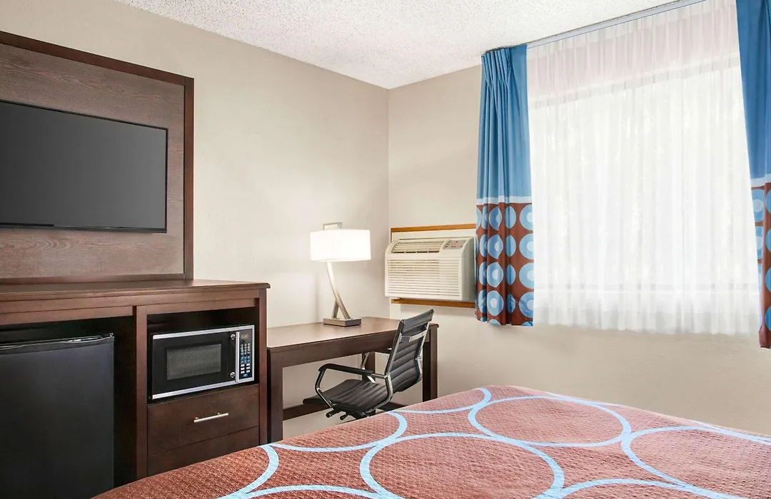 Super 8 By Wyndham Lenexa Overland Park Area/Mall Area-1