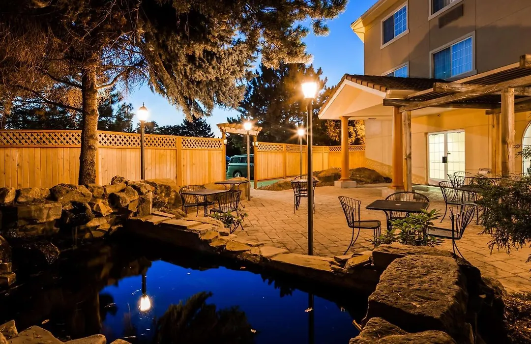 Best Western Plus Caldwell Inn & Suites-1