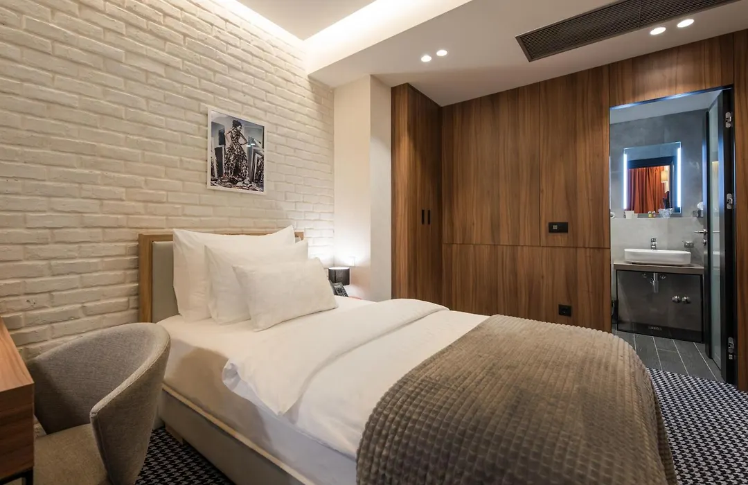 Livris Hotel-1