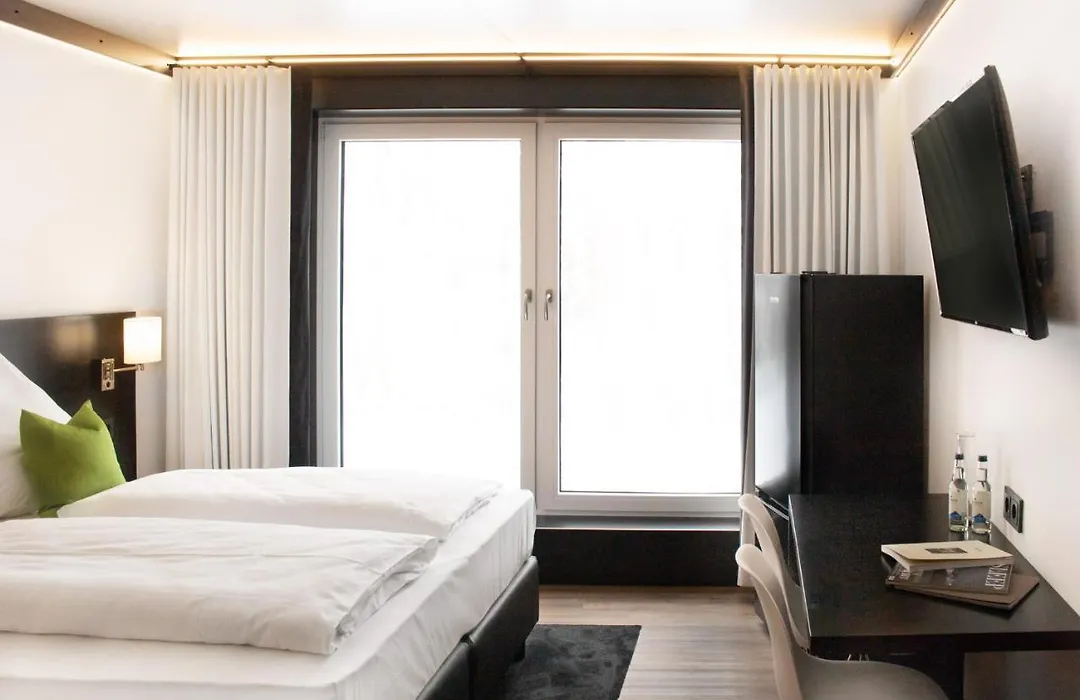 Ru Hotel By Wmm Hotels-1