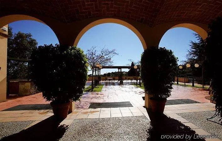 Hotel Castell De L'Oliver-1