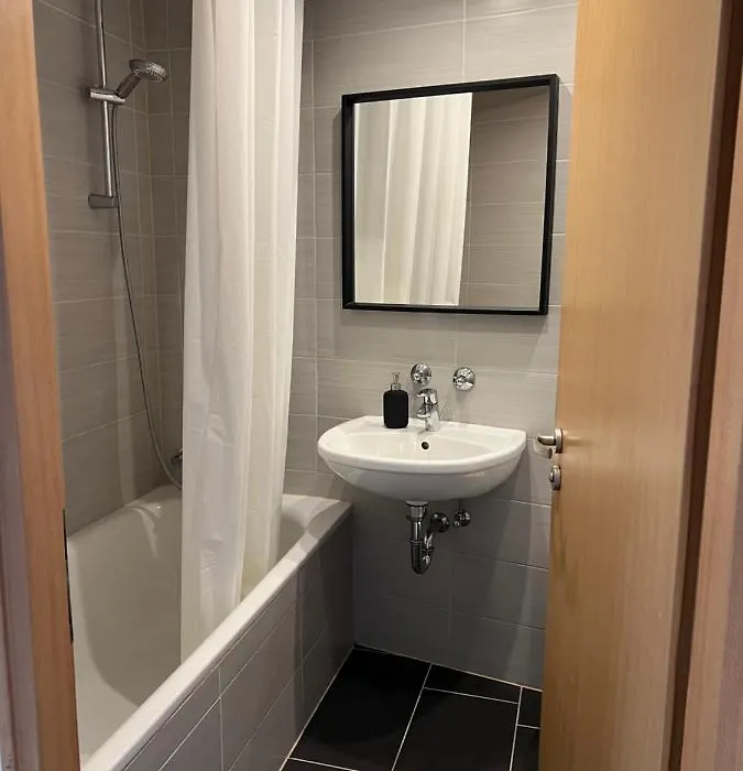 Cityapartment Im 33. Stock-1