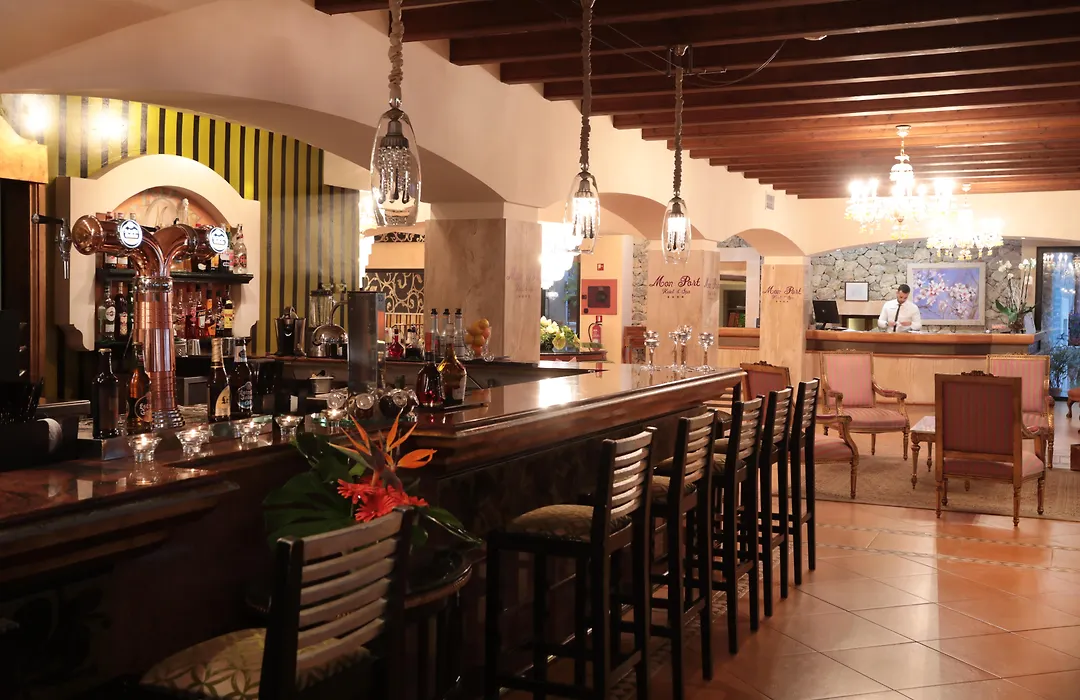 Mon Port Hotel & Spa-1