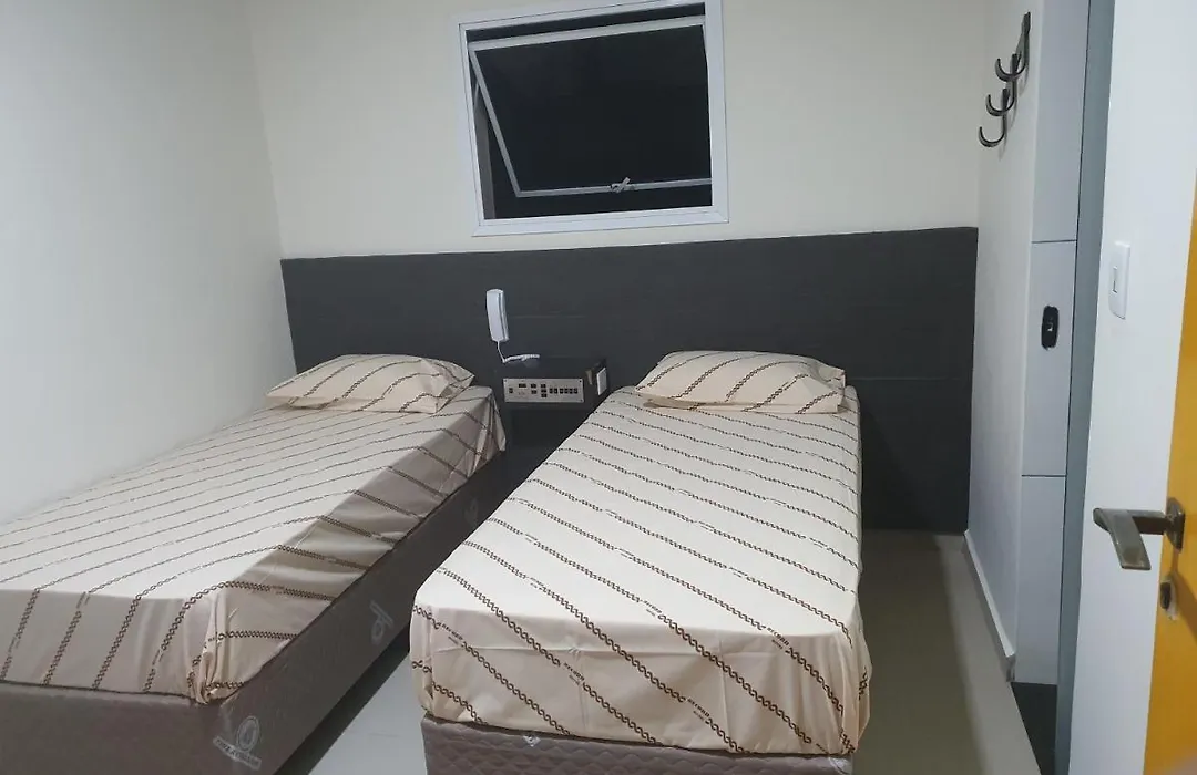 Hotel Record-1