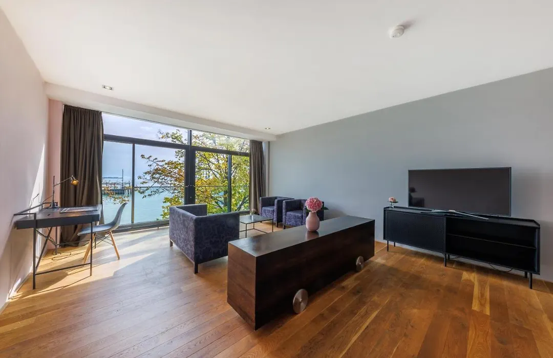 Aika Seaside Living Hotel-1