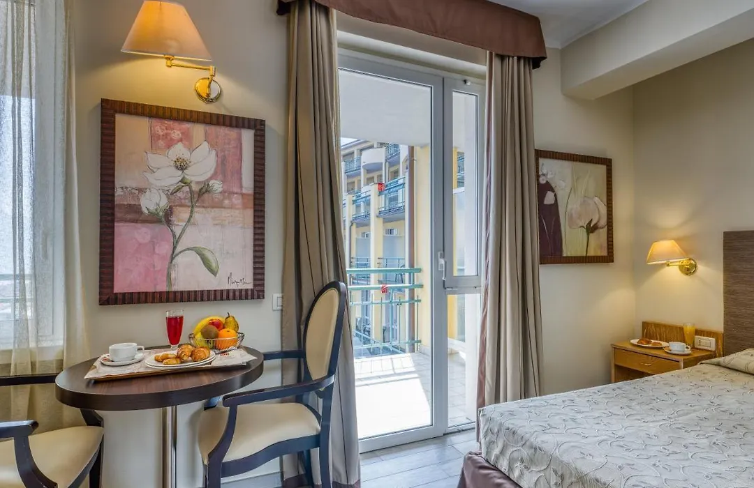 Hotel Cristina-1