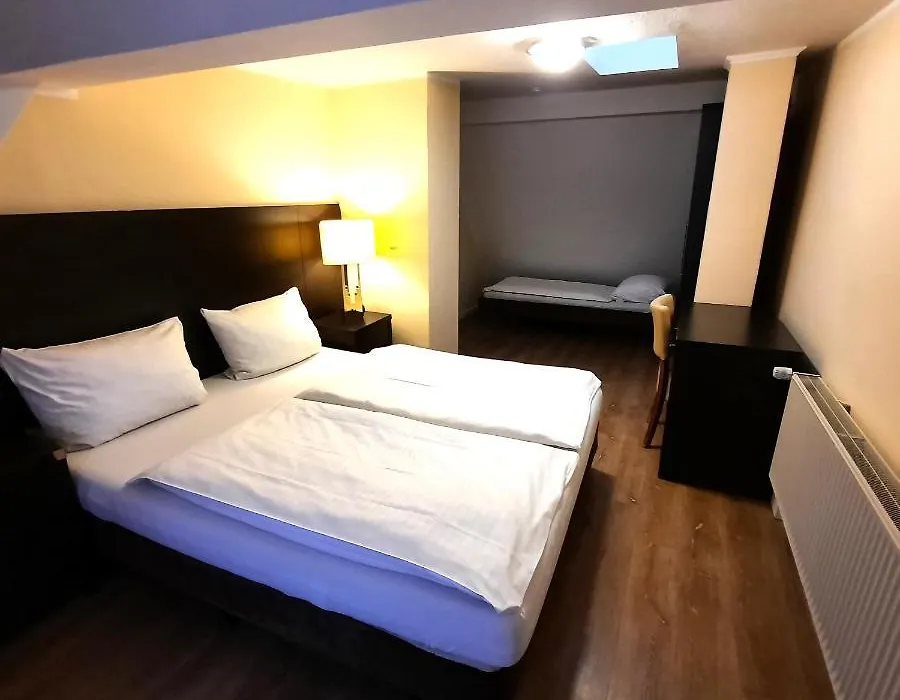 Hotel Ariana-1
