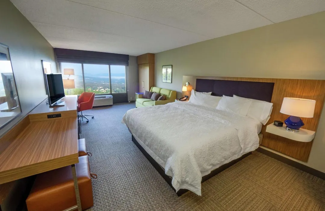 Hampton Inn Hazleton-1