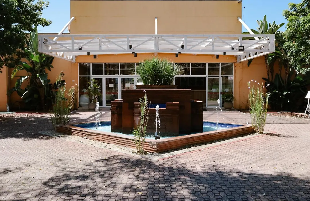 Carlton Plaza Baobá-1