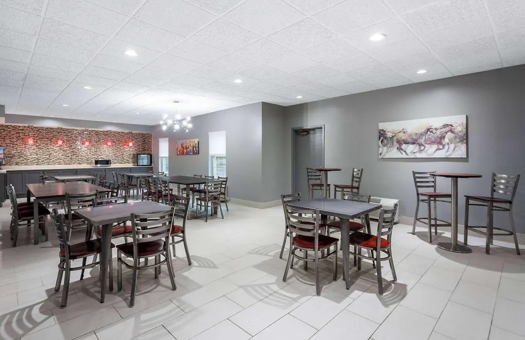 Ramada By Wyndham Sellersburg/Louisville North-1