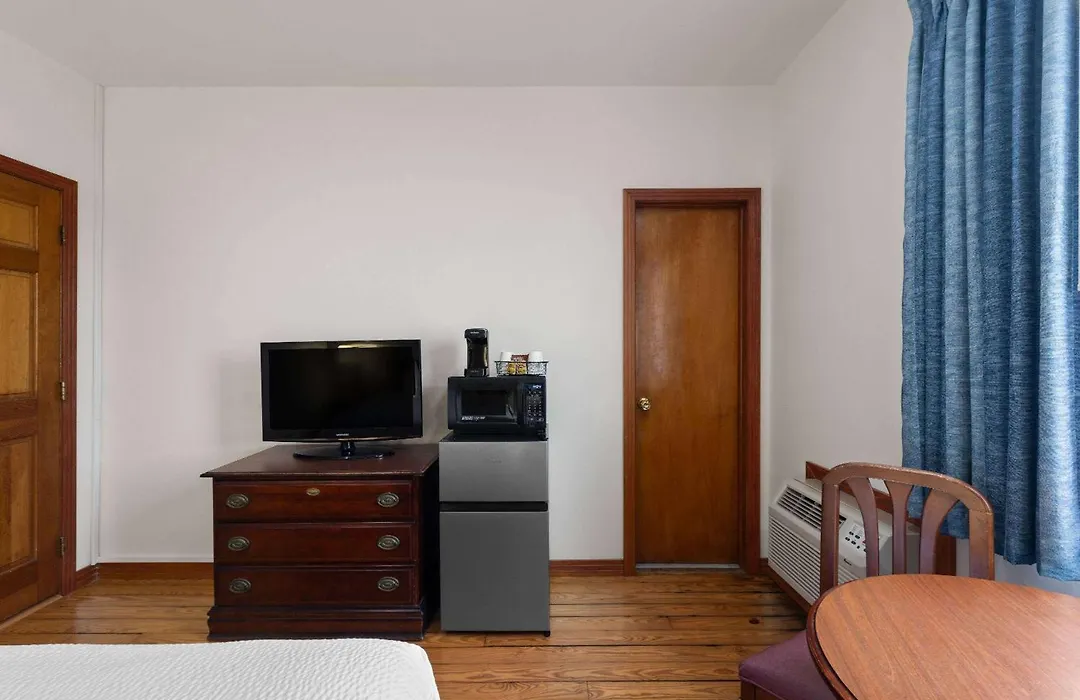 Days Inn By Wyndham Kill Devil Hills Oceanfront - Wilbur-1