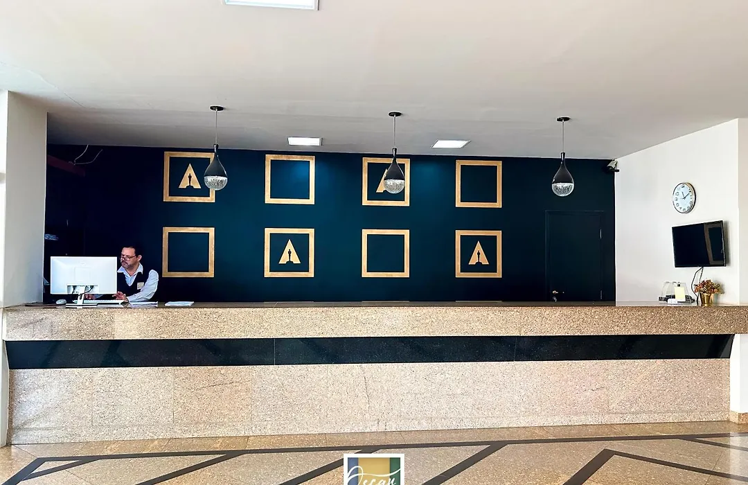 Hotel Oscar Gold-1