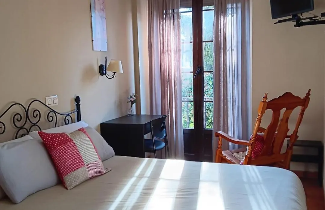 Hostal La Cigüeña-1