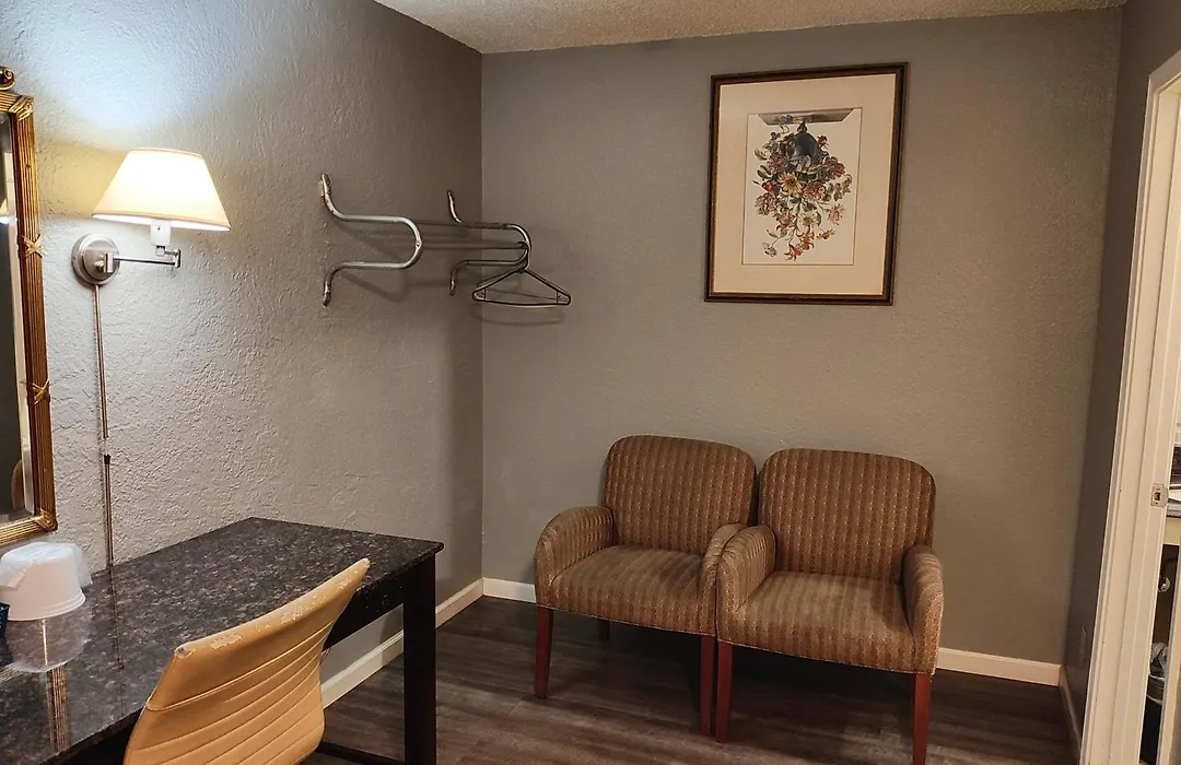Economy Inn Richmond-1