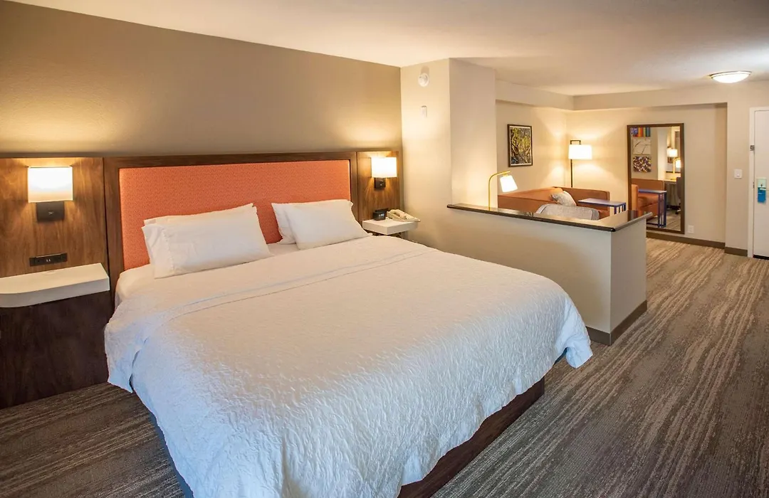 Hampton Inn Pensacola-Airport-1