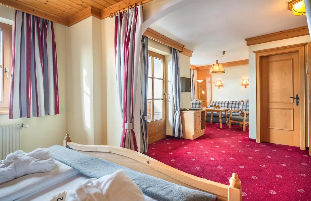 Hotel Häuserl im Wald-1