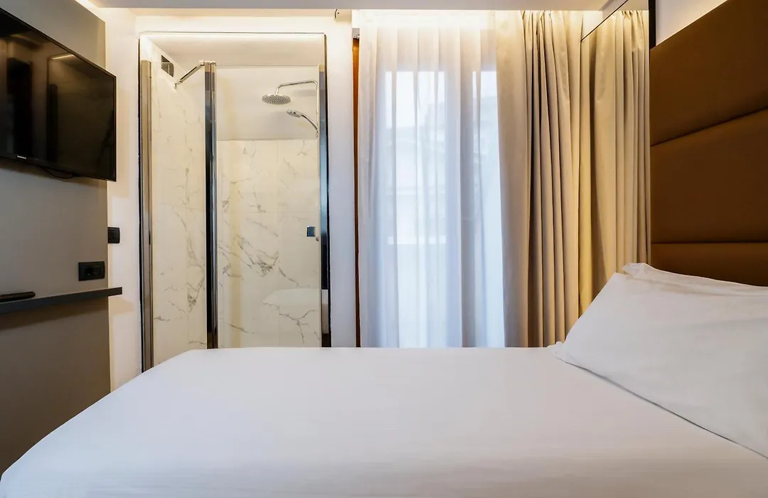 London Hotel-1