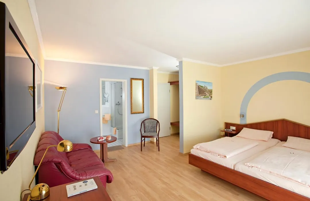 Land-gut-Hotel BurgBlick-1