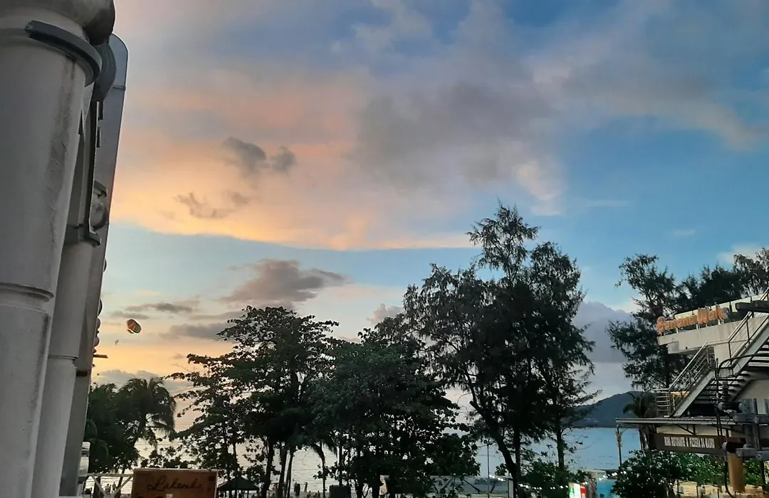 Big Boys' Bed & Burger - Patong Beach-1