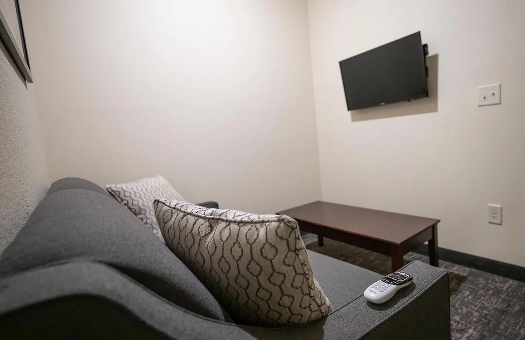 Cobblestone Hotel & Suites - Lamar-1