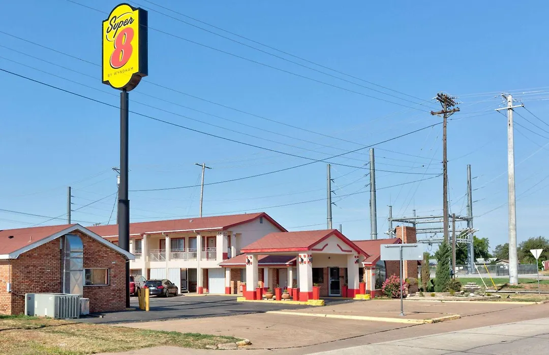 Super 8 By Wyndham Vernon-1
