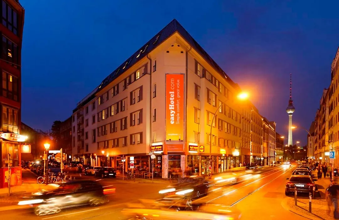 Easyhotel Berlin Hackescher Markt-1