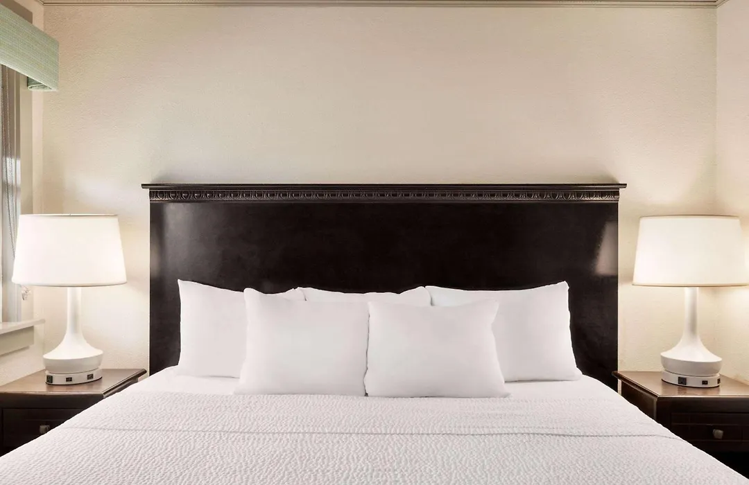 Days Inn By Wyndham Ocean City Oceanfront-1