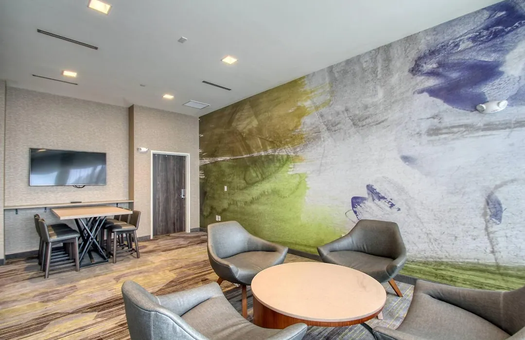 Courtyard By Marriott Fargo-1