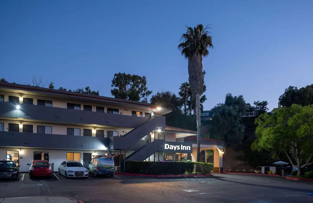 Days Inn By Wyndham Encinitas Moonlight Beach-1