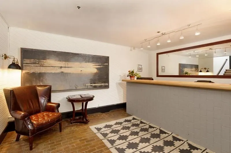 Independence Square 308, Top Floor Hotel Room With Ideal Downtown Location-1