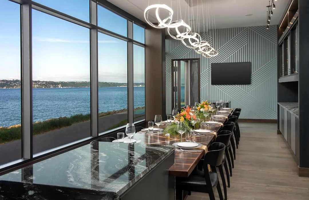 Silver Cloud Hotel Tacoma At Point Ruston Waterfront-1