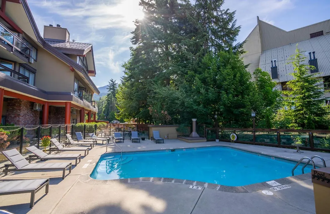 Whistler Village Inn&Suites-1