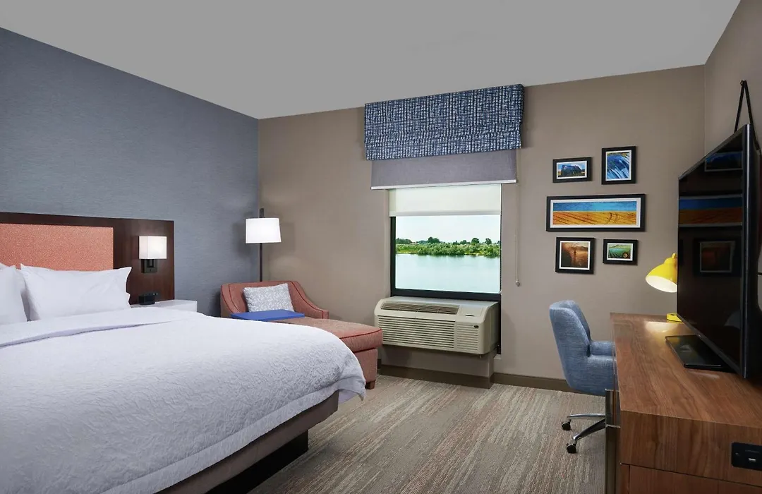 Hampton Inn Burley-1