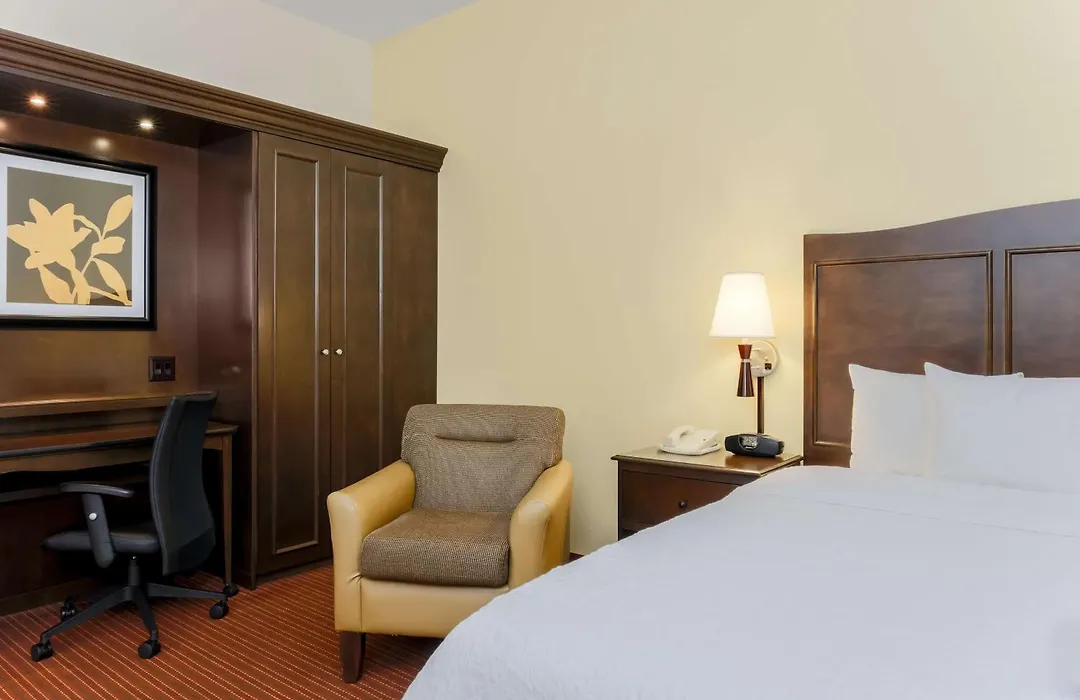 Hampton Inn Champaign/Urbana-1
