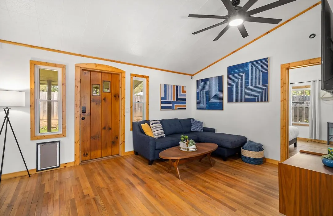 Cedarwood Inn-1