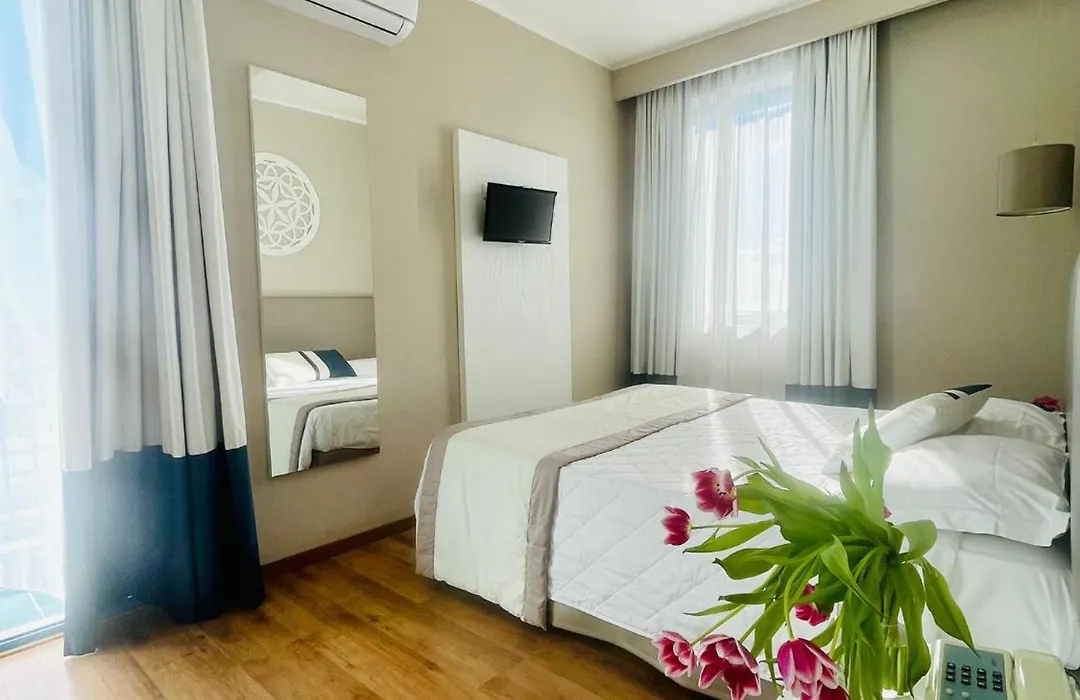 Hotel Mediterraneo-1