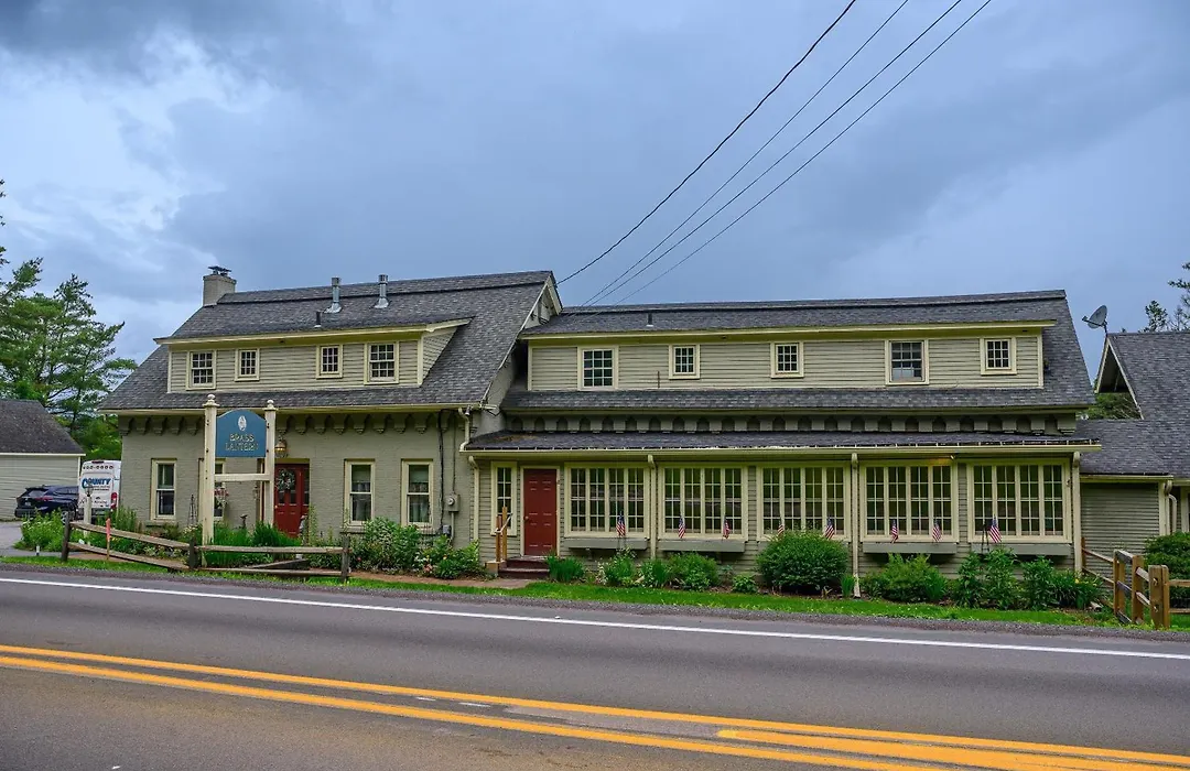 Brass Lantern Inn-1