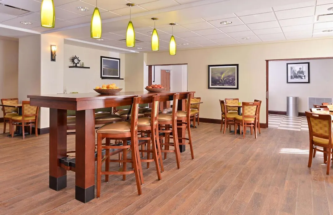 Spark By Hilton Grand Island-1