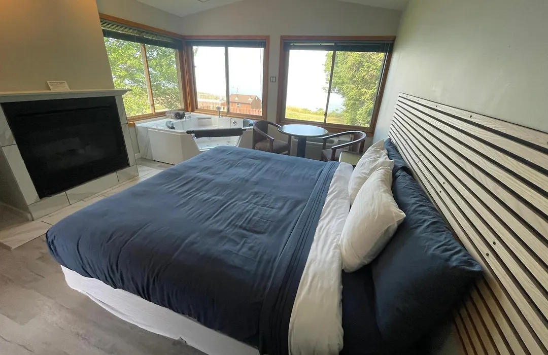 Lake Bluff Inn And Suites-1