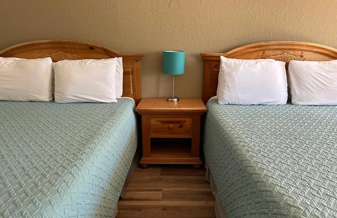 Sunset Inn And Suites-1