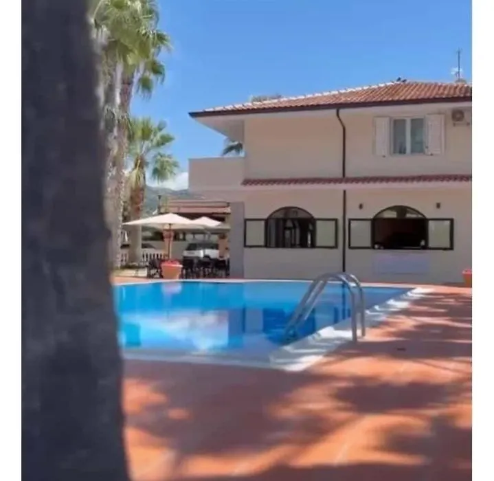 Residence Hotel Villa Laura-1